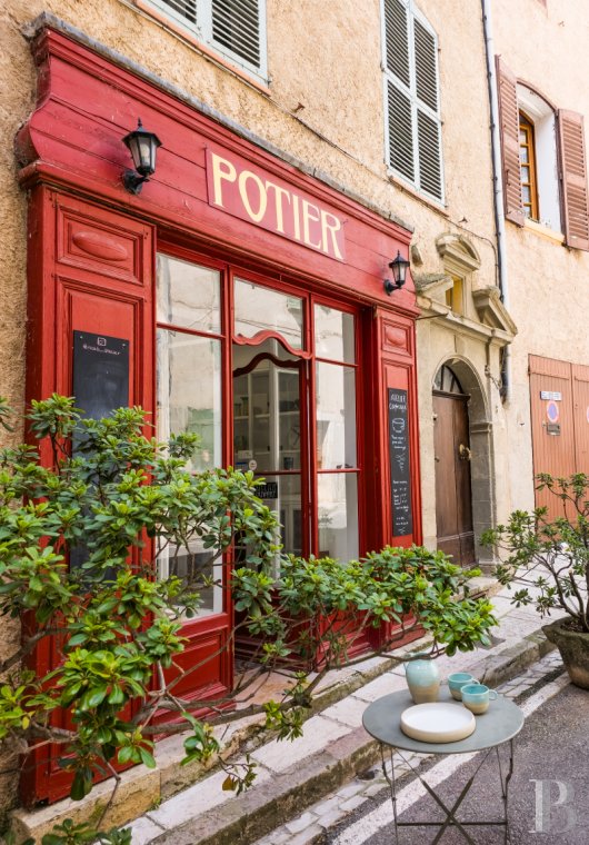 A house in the heart of the village of Cotignac, in the Var  - photo  n°20
